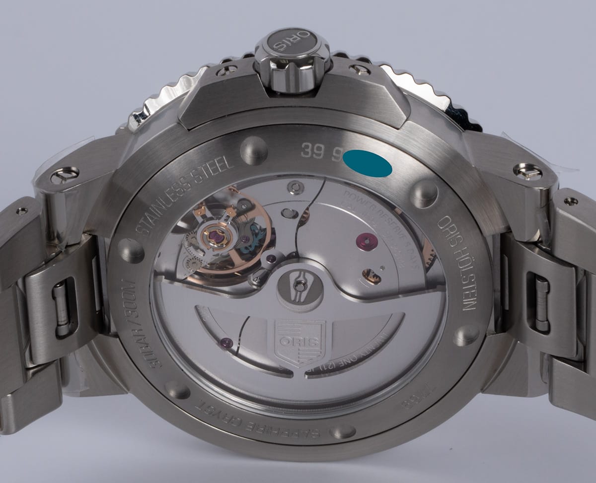 Caseback of Aquis Date Calibre 400