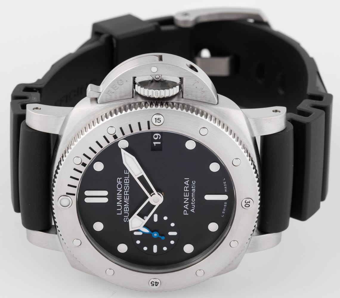 Front View of Luminor Submersible 1950 3 Days Auto 42mm