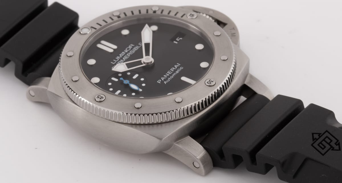 9' Side Shot of Luminor Submersible 1950 3 Days Auto 42mm
