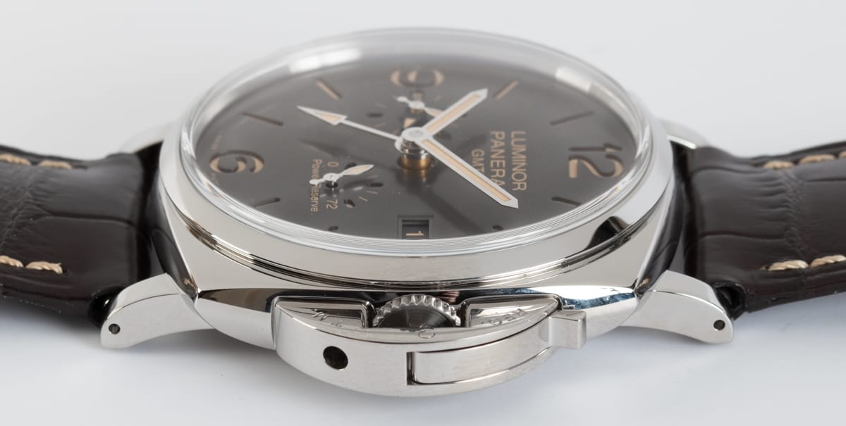 Crown Side Shot of Luminor Due GMT