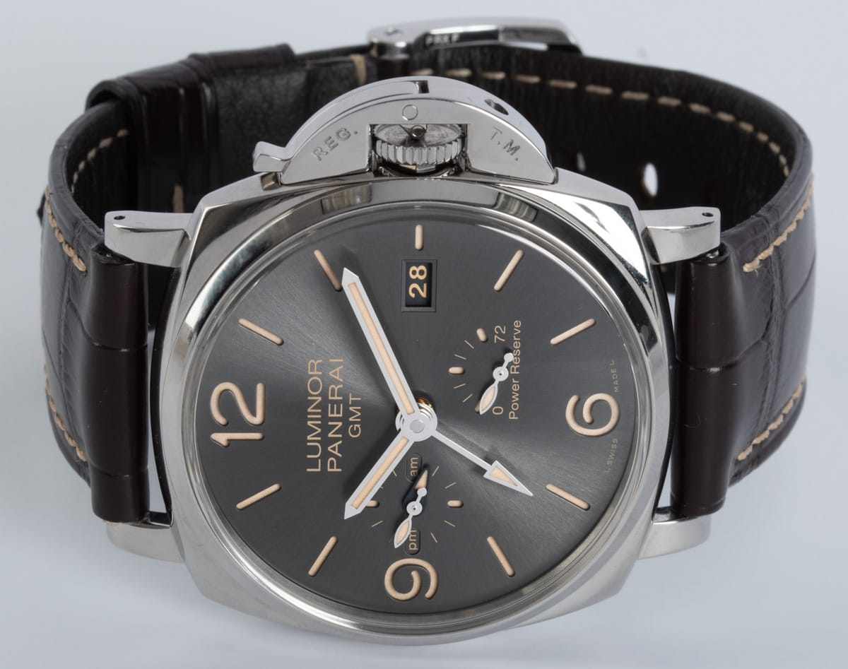 Front View of Luminor Due GMT