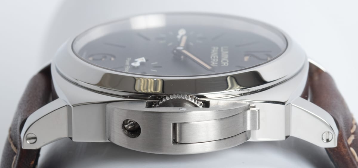Crown Side Shot of Luminor 8 Days Power Reserve