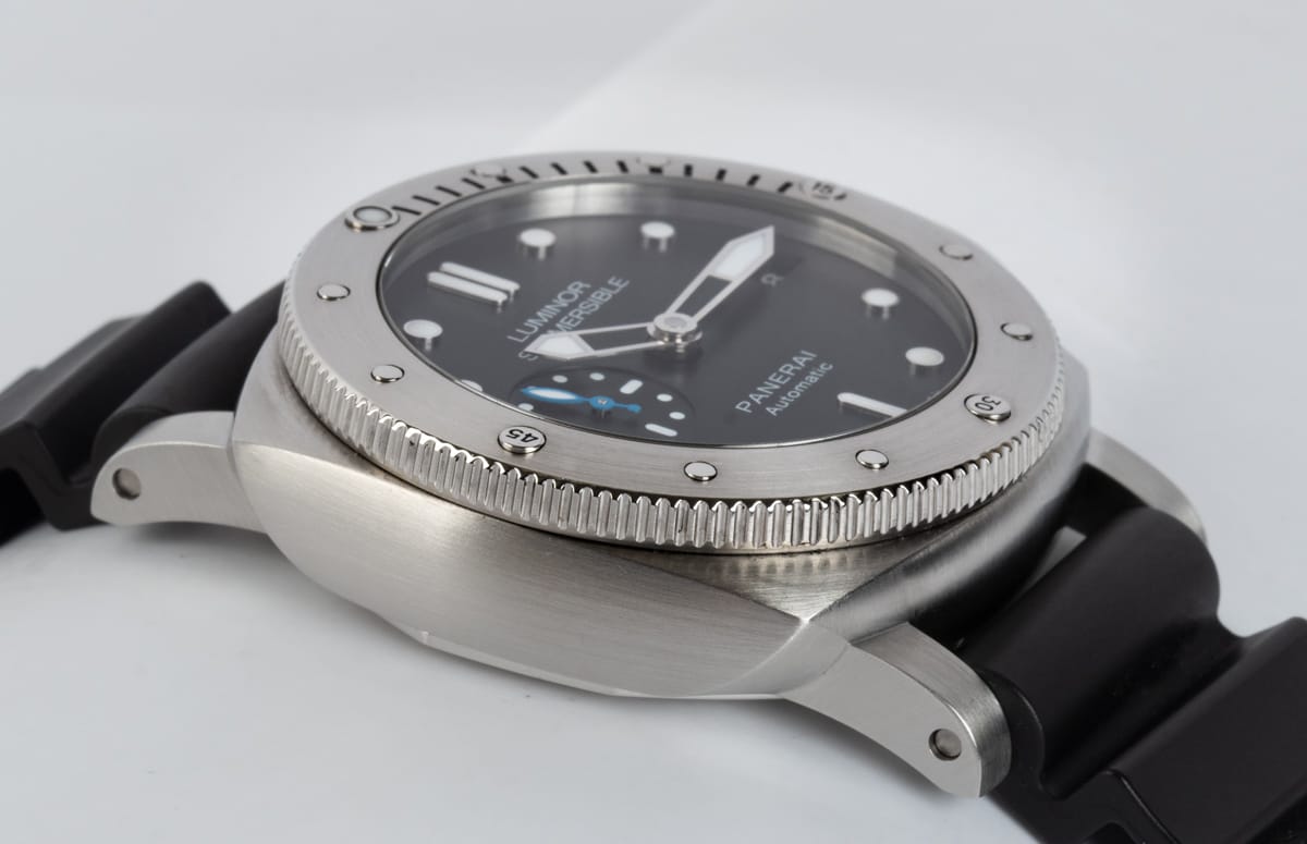 9' Side Shot of Luminor Submersible 1950 3 Days Auto 42mm