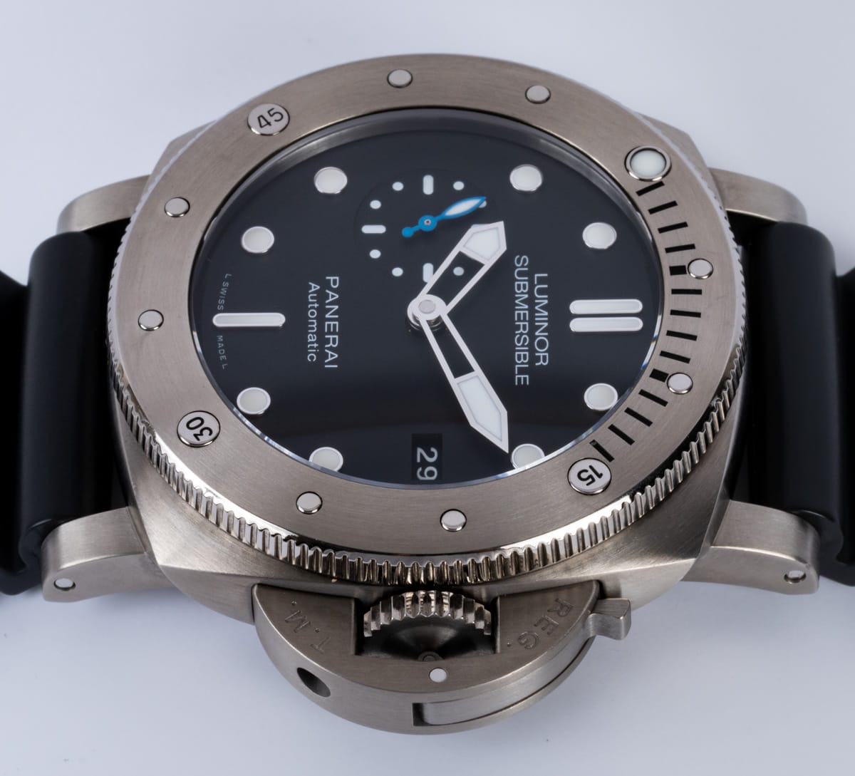 Crown Side Shot of Luminor Submersible 1950 3 Days Titanio