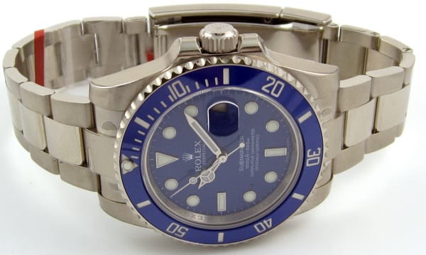 Front View of Submariner Date