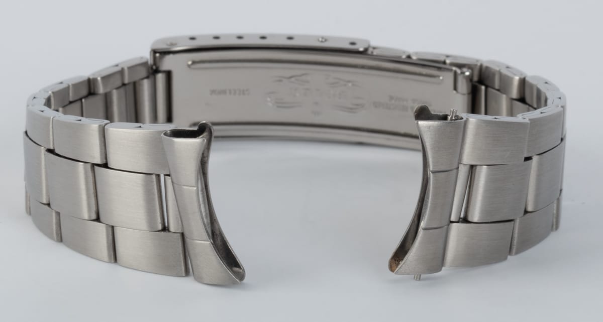 Photo of of Oyster 19 Folded Bracelet