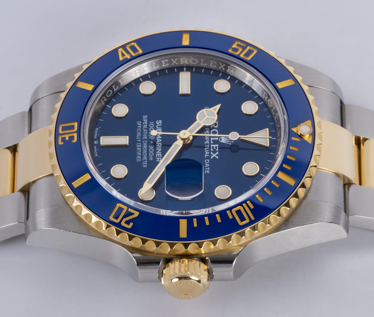 Crown Side Shot of Submariner Date 41