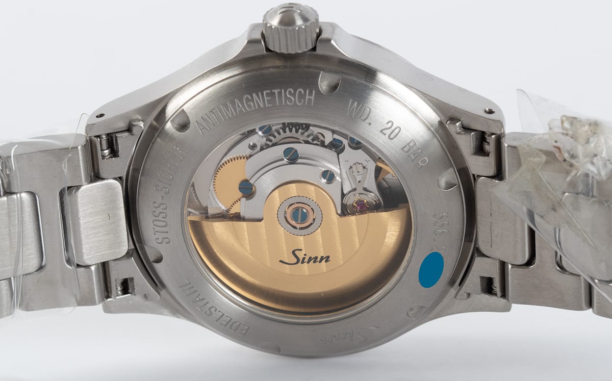 Caseback of 556i