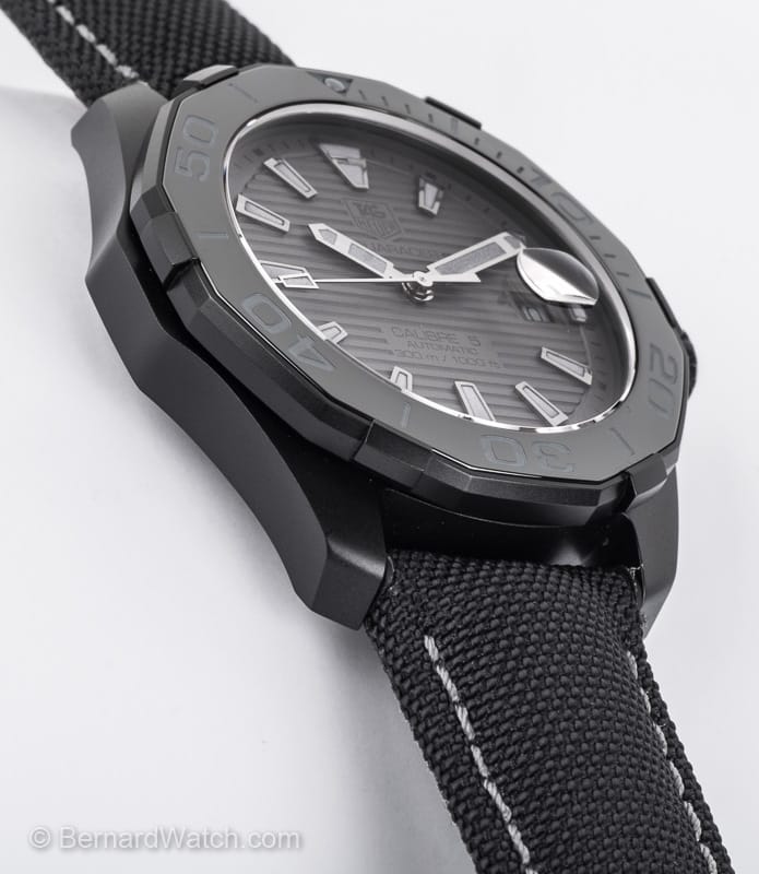 9' Side Shot of Aquaracer 'Black Phantom'