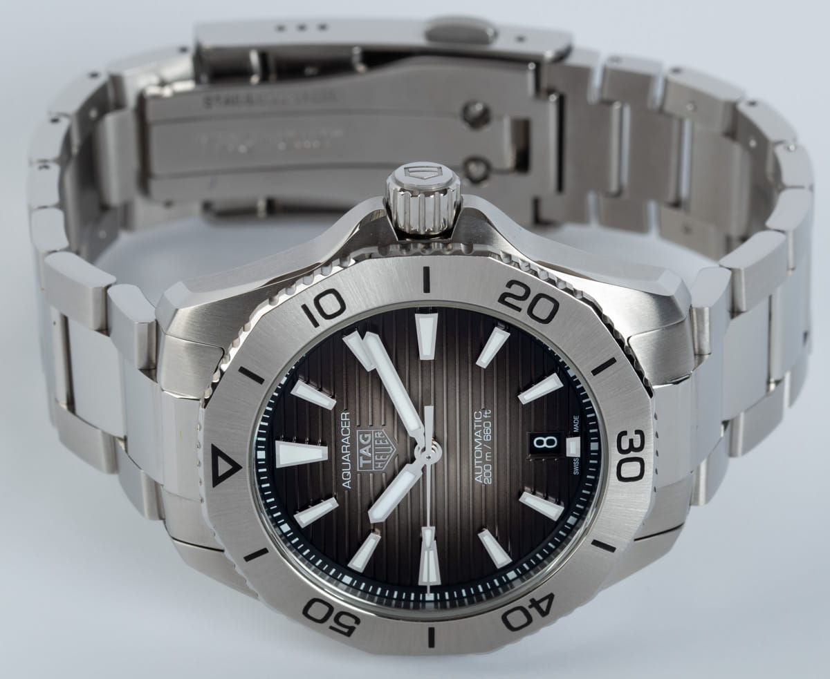 Front View of Aquaracer Professional 200