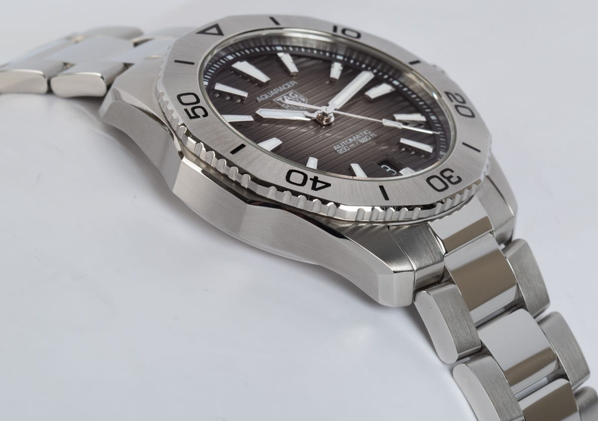 9' Side Shot of Aquaracer Professional 200