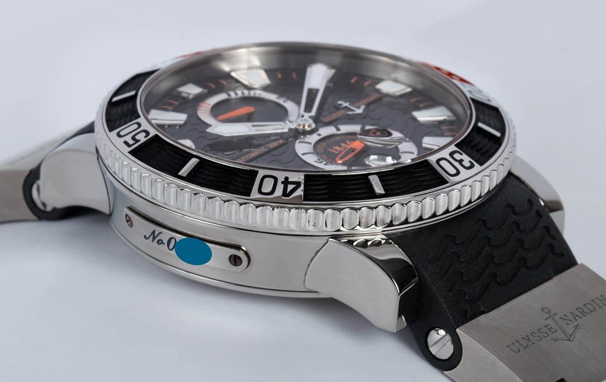 9' Side Shot of Maxi Marine Diver Titanium